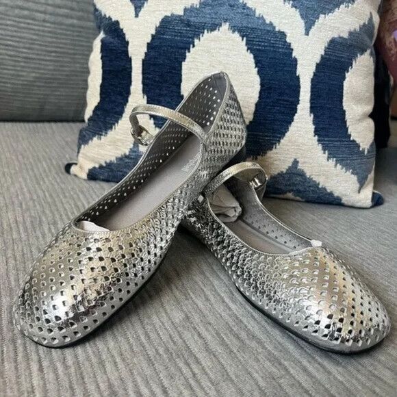 Jeffery Campbell Women's Silver Perforated Mary Jane Flat Shoes Size 10 NWOB